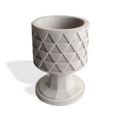 Beton Kadeh Saksı Üçgen Desenli HK1615