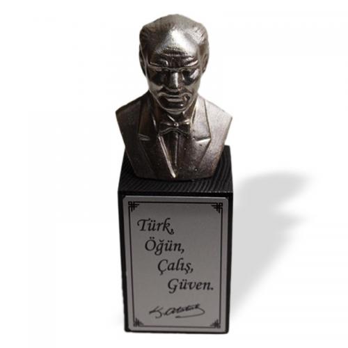 Ahşap Ayaklı Gümüş Beton Atatürk Büstü - Halkkitabevi