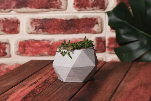 HK Dekor Üçgen Küre Beton Saksı - Halkkitabevi