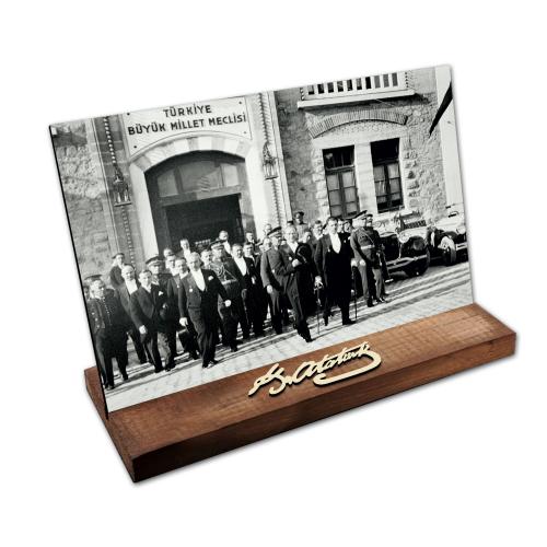 Masaüstü Ahşap Tablo - Atatürk İmzalı ve Resimli Model 7