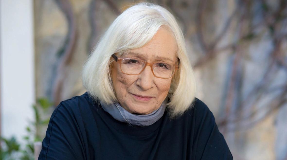 Alev Alatlı Kimdir?