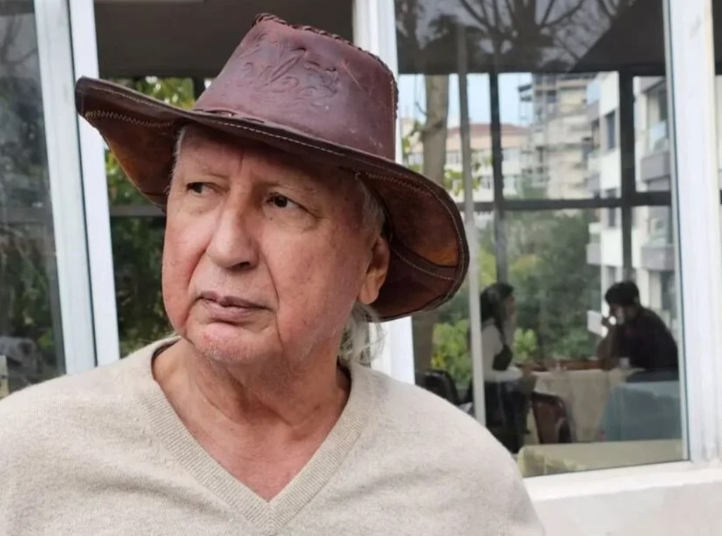 Şener Üşümezsoy Kimdir?